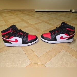 Nike Air Jordan 1 Mid Bred Black/Fire Red/White 4y